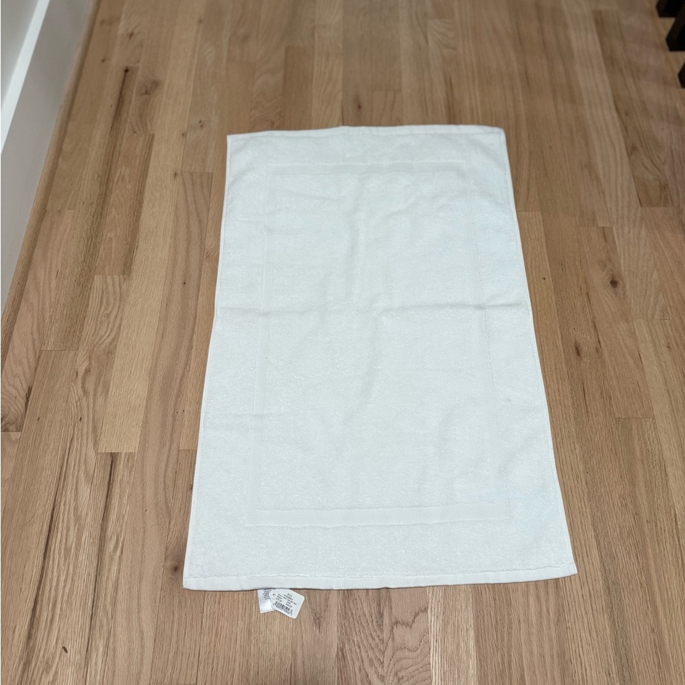 Restoration Hardware Bath Rug Tub Mat White
